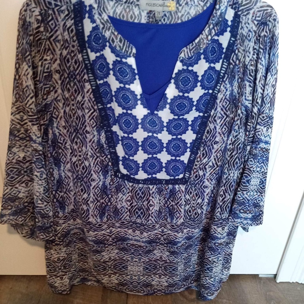Women’s Plus Size 2X Blue Geometrical Design Tunic w/Blue Shell, 3/4 Sleeve,